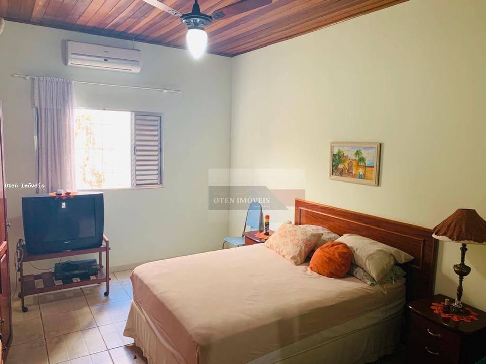 Casa à venda com 3 quartos, 184m² - Foto 2