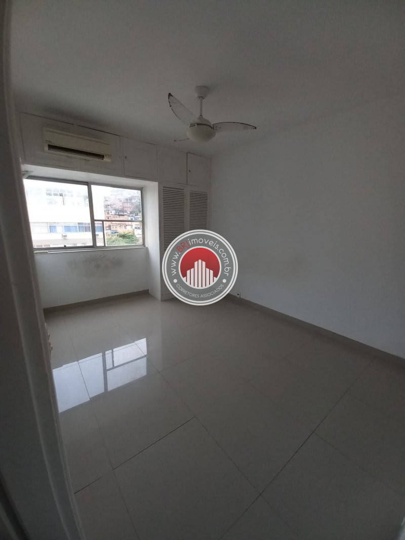 Apartamento à venda com 4 quartos, 70m² - Foto 18