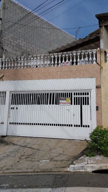 Sobrado à venda com 2 quartos, 200m² - Foto 2