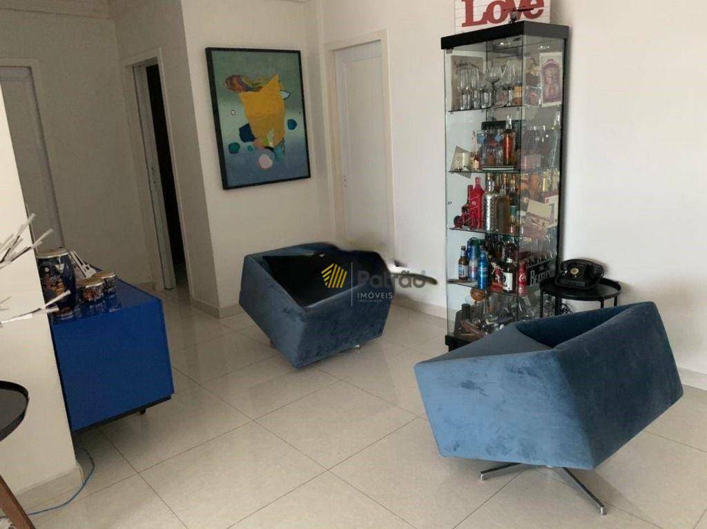 Apartamento à venda com 3 quartos, 150m² - Foto 6