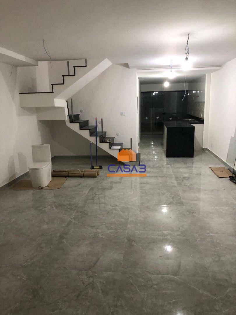 Casa à venda com 4 quartos, 131m² - Foto 4