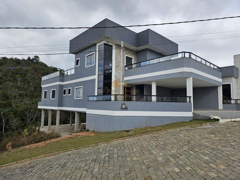 Casa de Condomínio para alugar com 3 quartos, 303m² - Foto 1