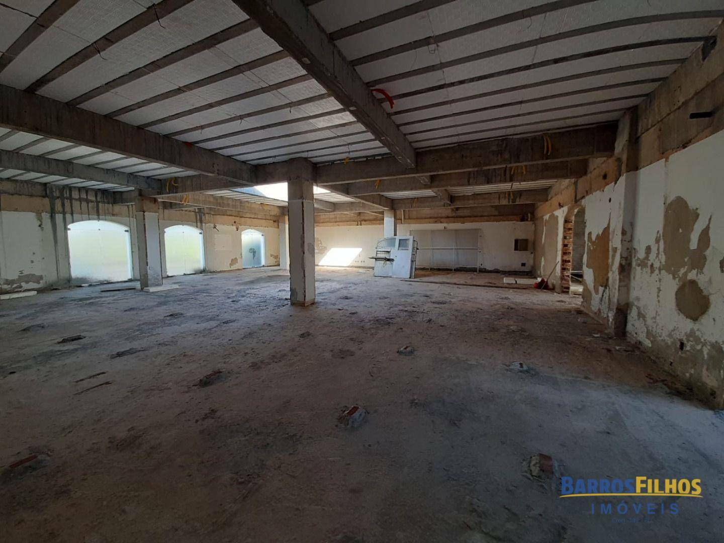 Loja-Salão à venda e aluguel, 1200m² - Foto 12