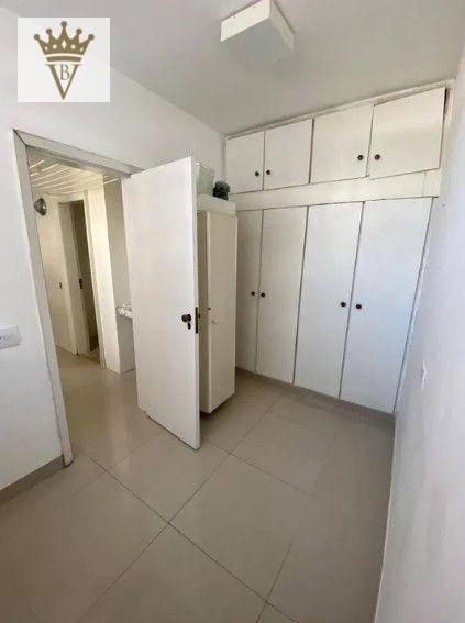 Apartamento à venda com 3 quartos, 219m² - Foto 12