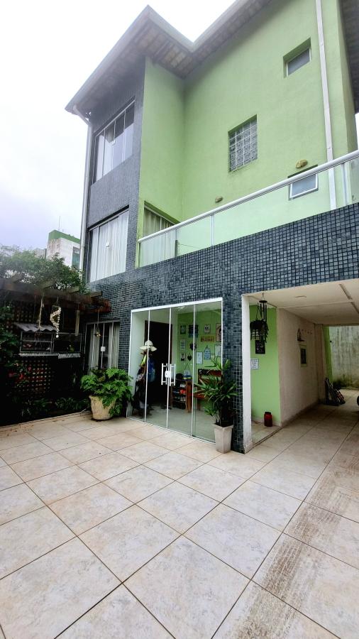 Sobrado à venda com 3 quartos, 173m² - Foto 1