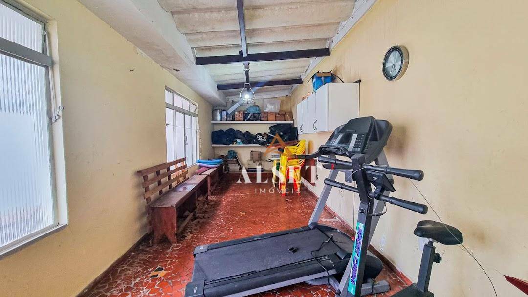 Sobrado à venda com 3 quartos, 220m² - Foto 42