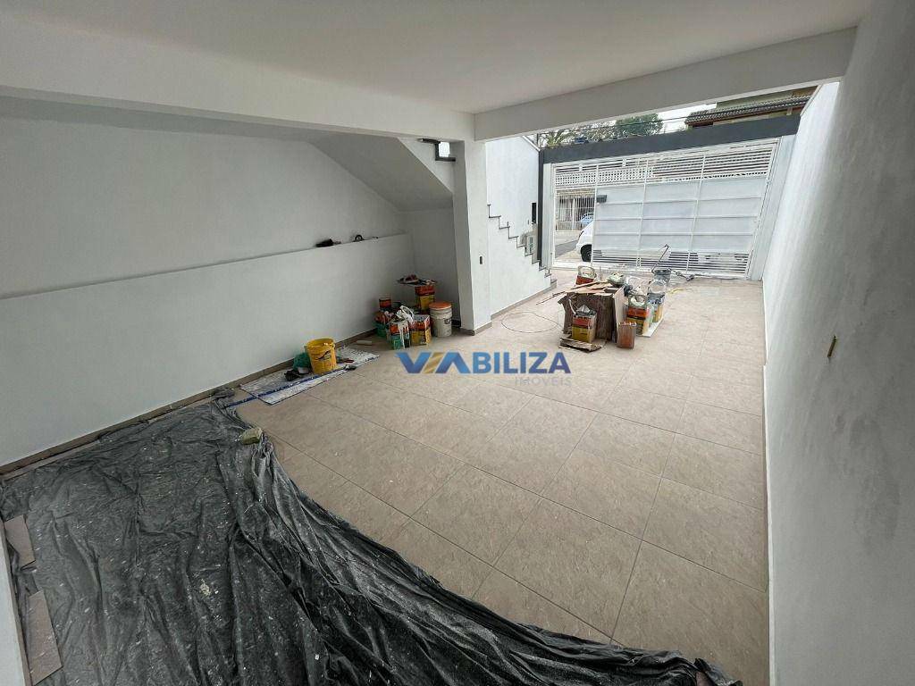 Sobrado à venda com 4 quartos, 150m² - Foto 2