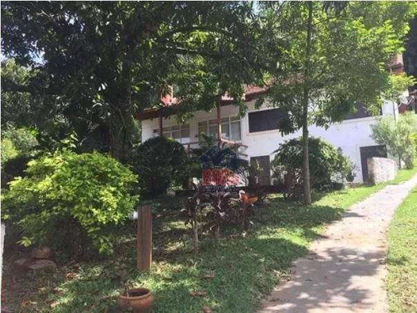 Casa à venda com 2 quartos, 300m² - Foto 2