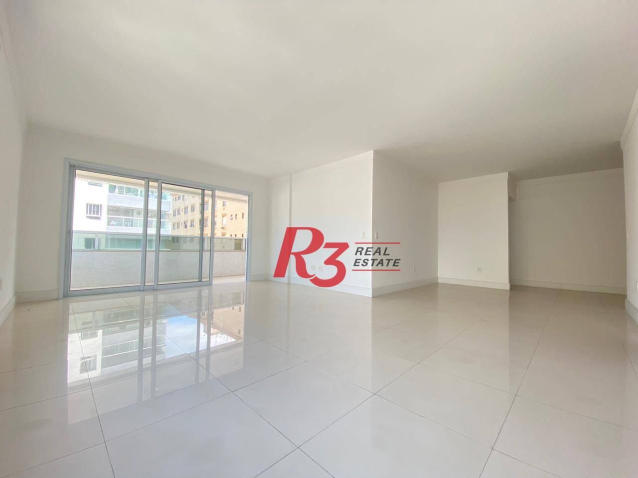 Apartamento à venda com 4 quartos, 220m² - Foto 2