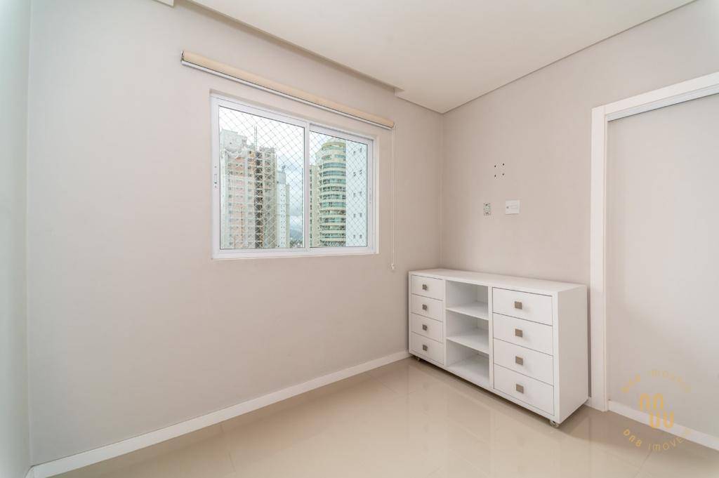 Apartamento à venda com 3 quartos, 123m² - Foto 18