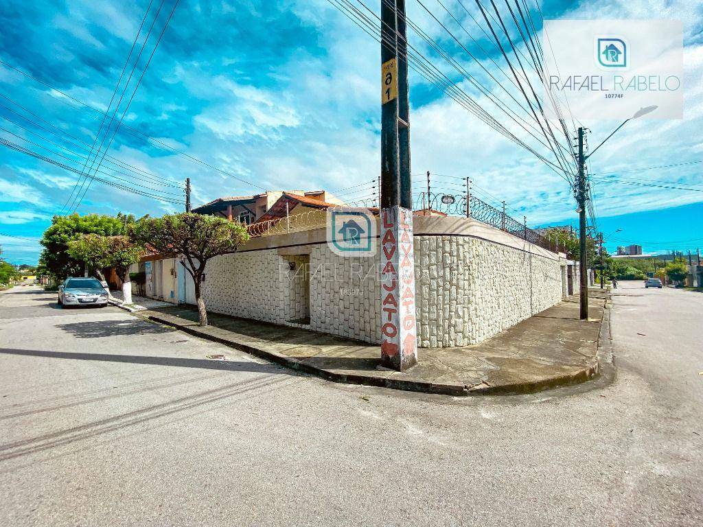 Casa à venda com 4 quartos, 140m² - Foto 1