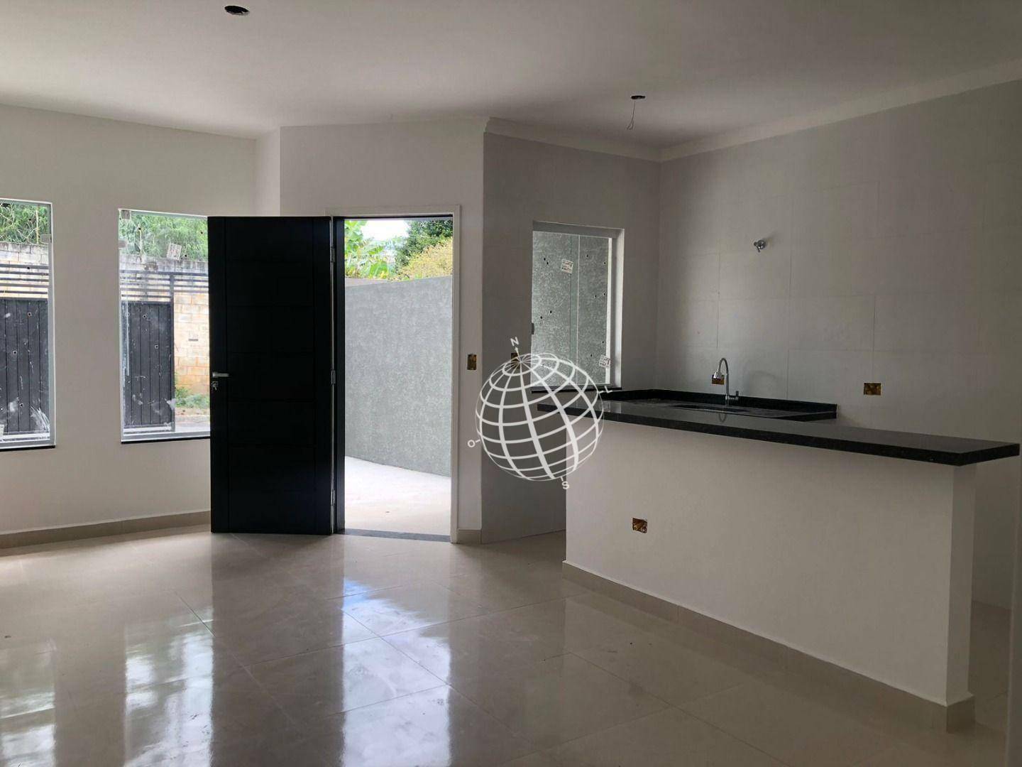 Casa à venda com 3 quartos, 70m² - Foto 4