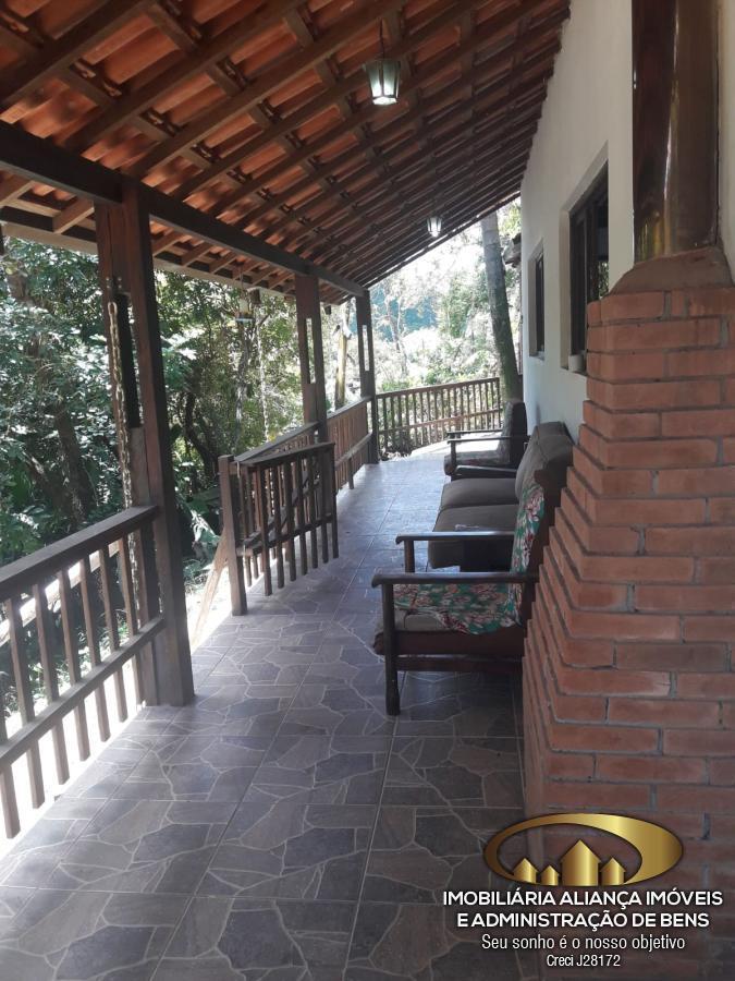 Casa de Condomínio à venda com 3 quartos, 1250m² - Foto 1