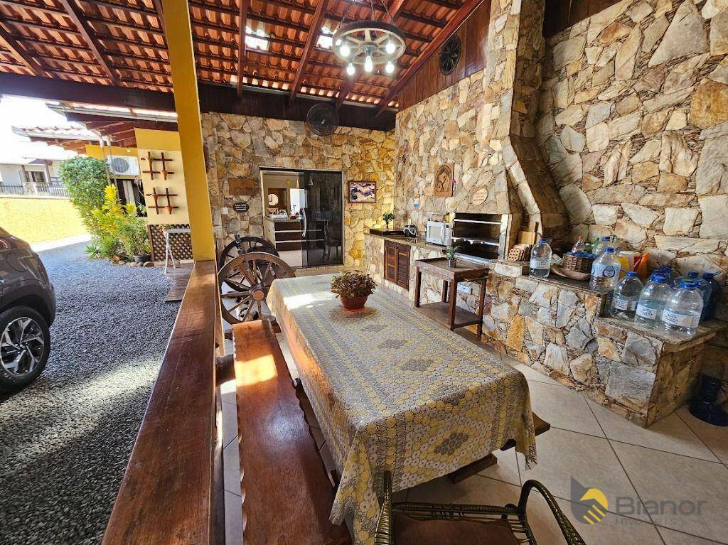 Casa à venda com 3 quartos, 240m² - Foto 15