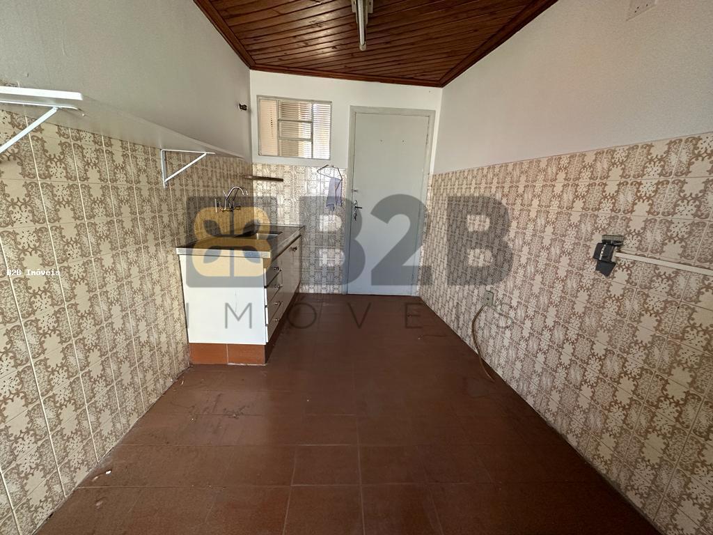 Casa à venda com 3 quartos, 100m² - Foto 3