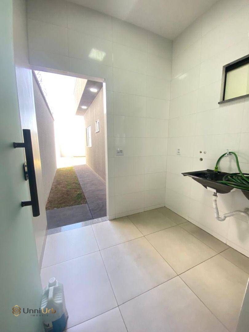 Casa à venda com 2 quartos, 70m² - Foto 13
