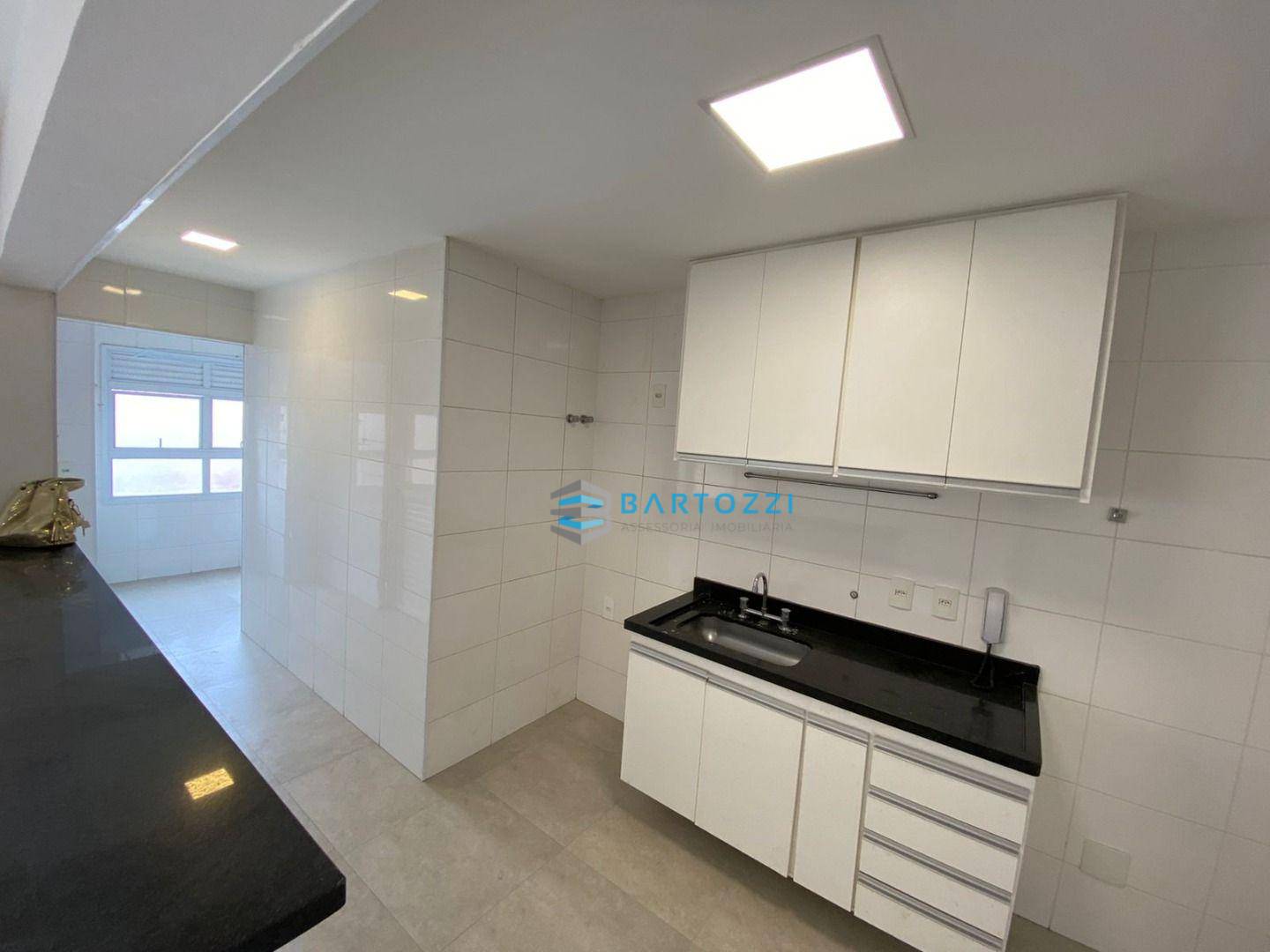 Apartamento para alugar com 3 quartos, 124m² - Foto 6