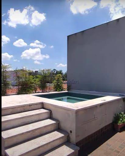 Sobrado à venda com 3 quartos, 564m² - Foto 1