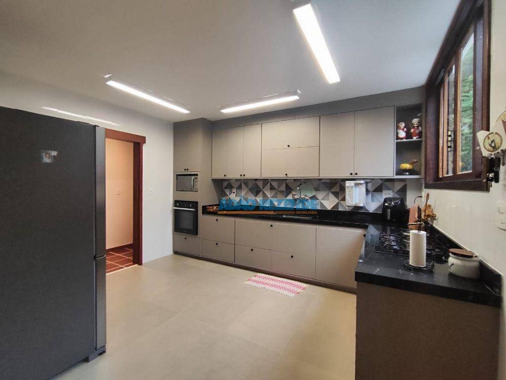 Casa à venda com 7 quartos, 281m² - Foto 26