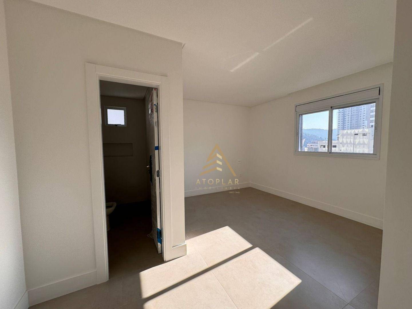 Apartamento à venda com 3 quartos, 125m² - Foto 9