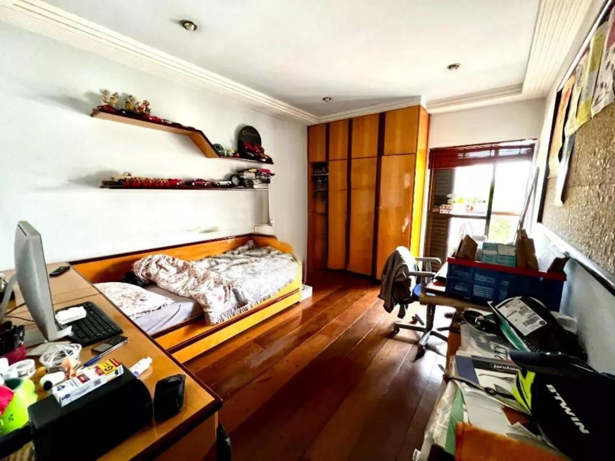 Apartamento à venda com 4 quartos, 220m² - Foto 17