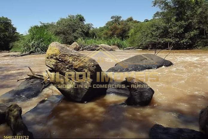 Fazenda à venda com 3 quartos, 2500m² - Foto 2