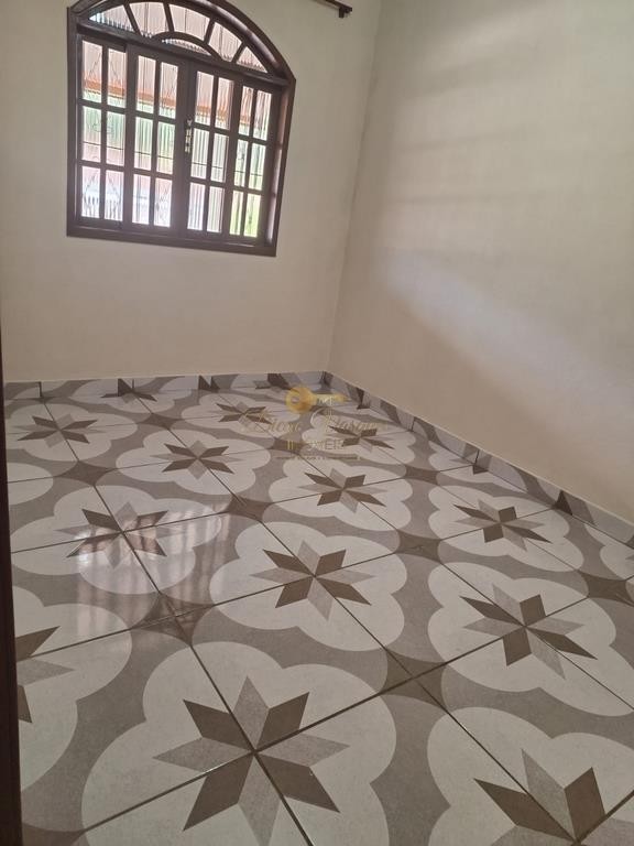 Casa à venda com 3 quartos, 2139m² - Foto 3