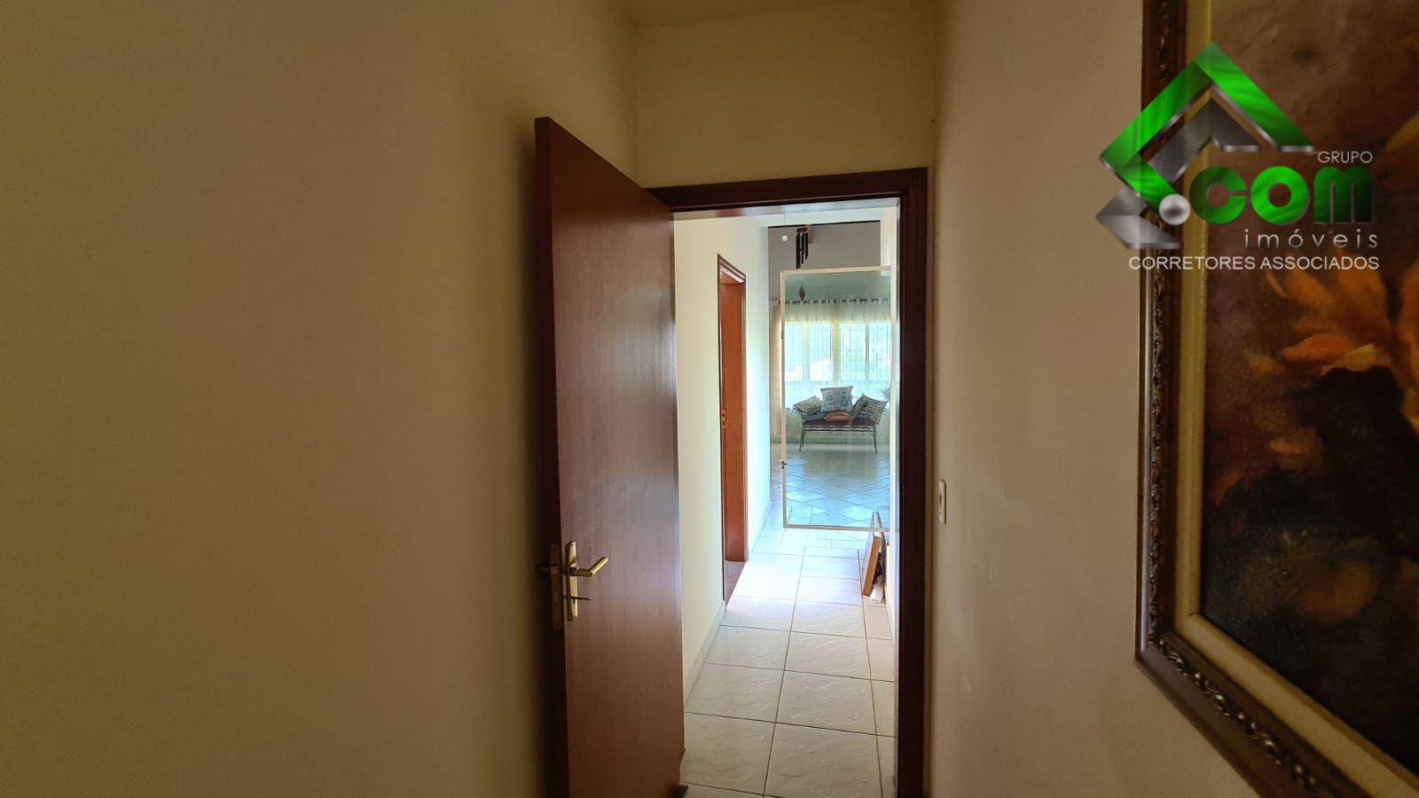 Casa à venda com 3 quartos, 200m² - Foto 13