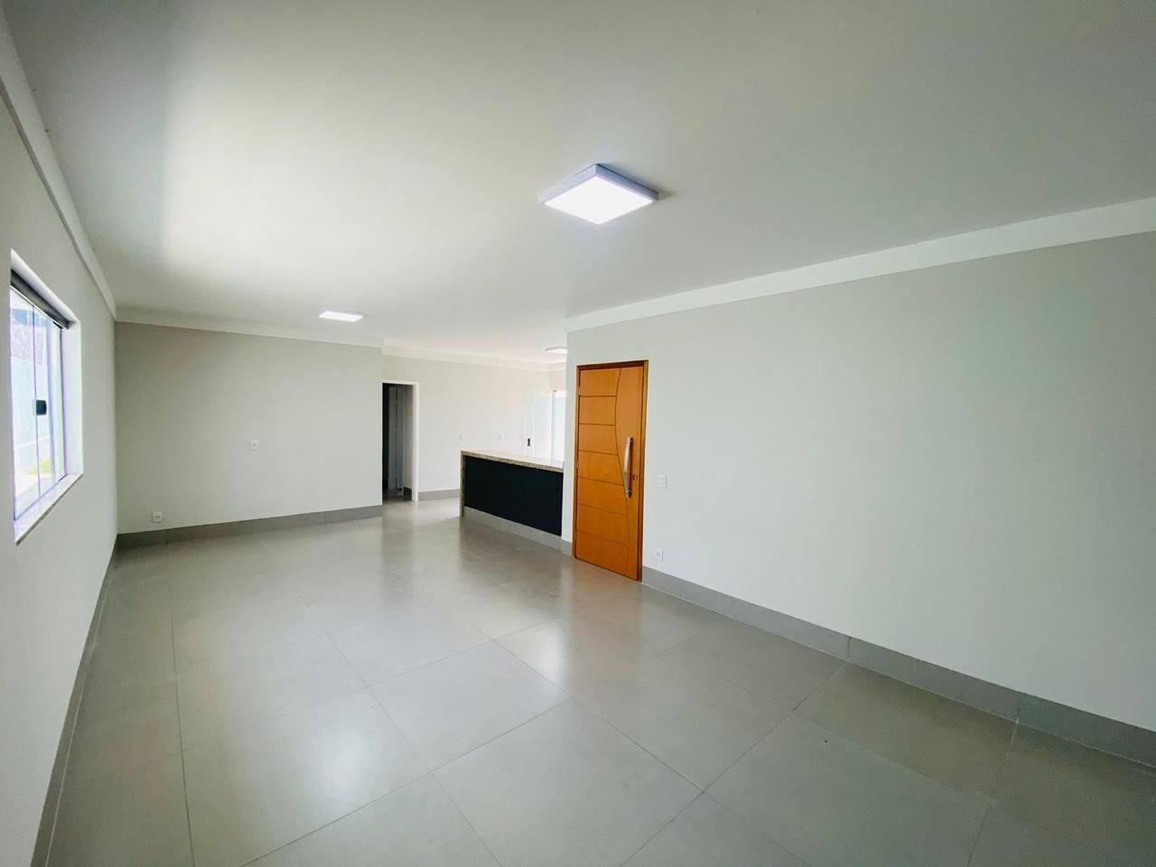 Casa à venda com 3 quartos, 180m² - Foto 2