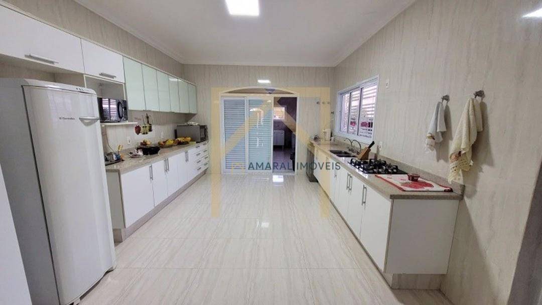 Casa à venda com 5 quartos, 415m² - Foto 26