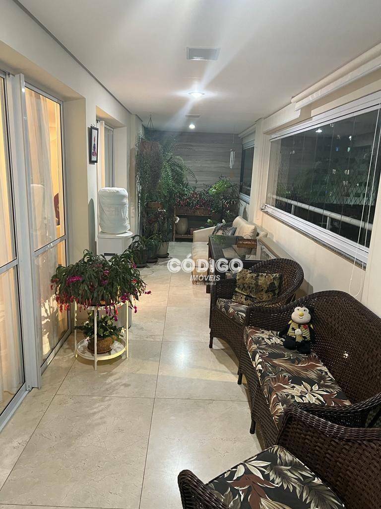 Apartamento à venda com 3 quartos, 134m² - Foto 2