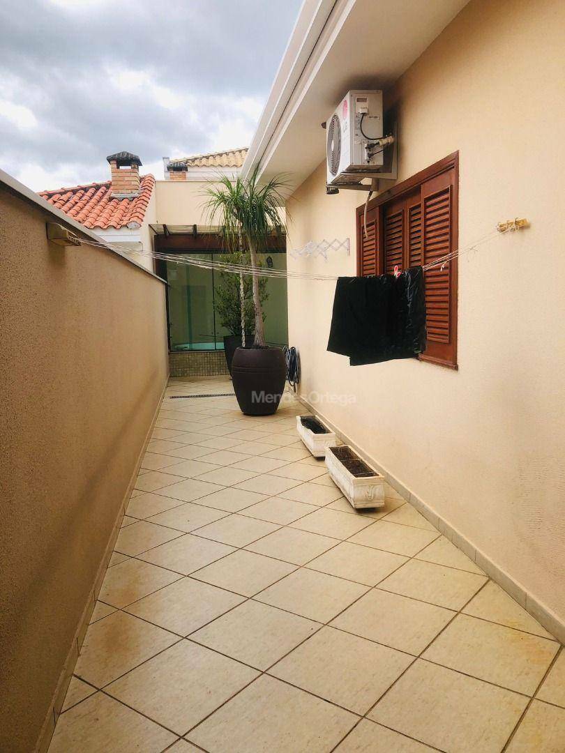 Casa de Condomínio à venda com 3 quartos, 240m² - Foto 25