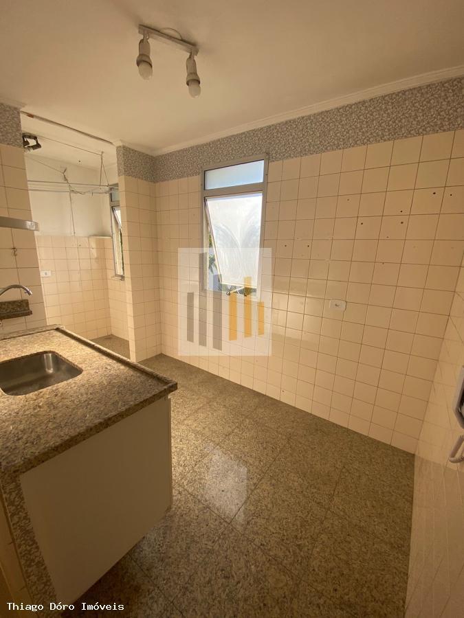 Apartamento para alugar com 2 quartos, 55m² - Foto 9