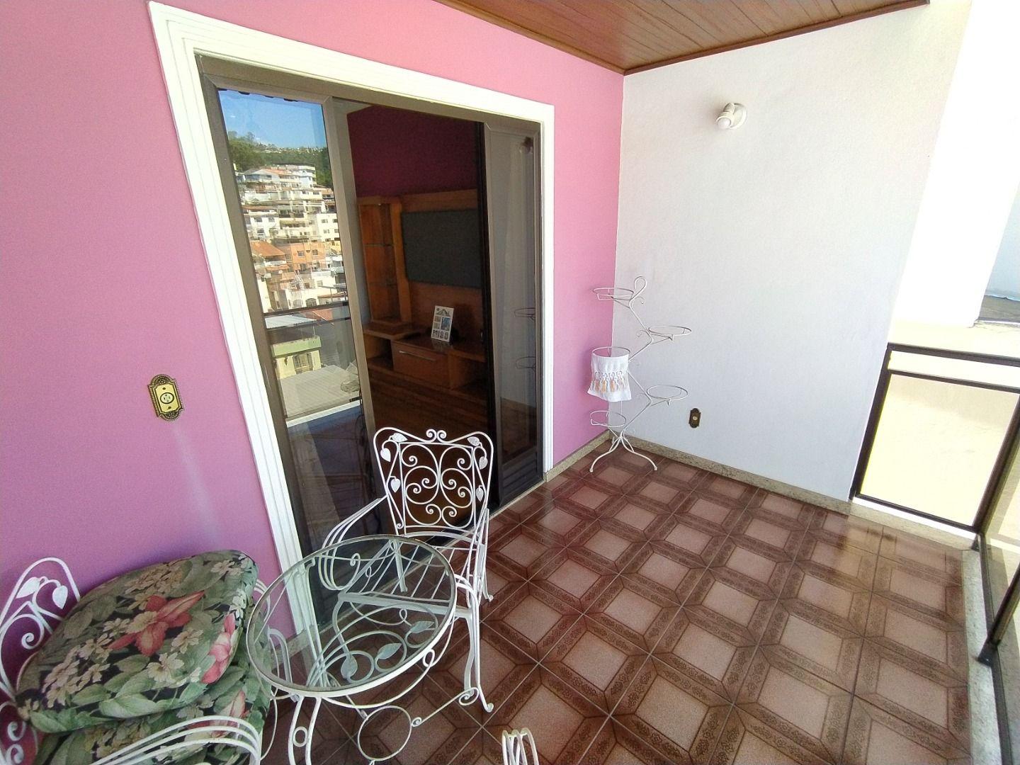 Casa à venda com 5 quartos, 179m² - Foto 15