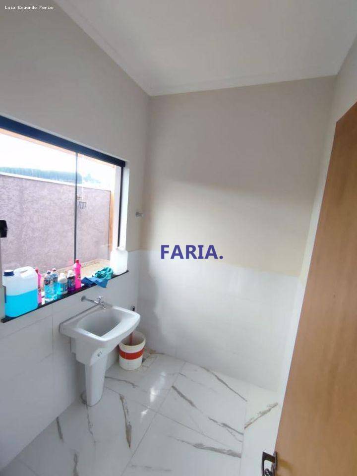 Casa à venda com 3 quartos, 200m² - Foto 13