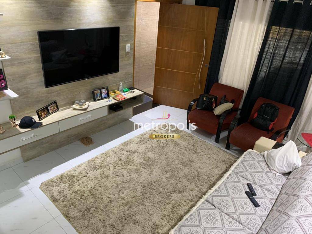 Sobrado à venda com 2 quartos, 220m² - Foto 2