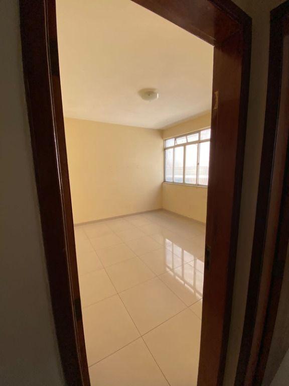 Apartamento à venda com 4 quartos, 100m² - Foto 6