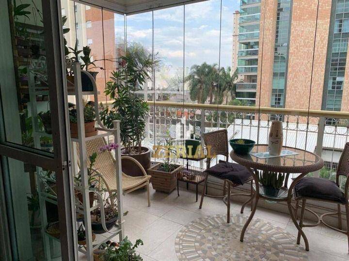 Apartamento à venda com 3 quartos, 190m² - Foto 1