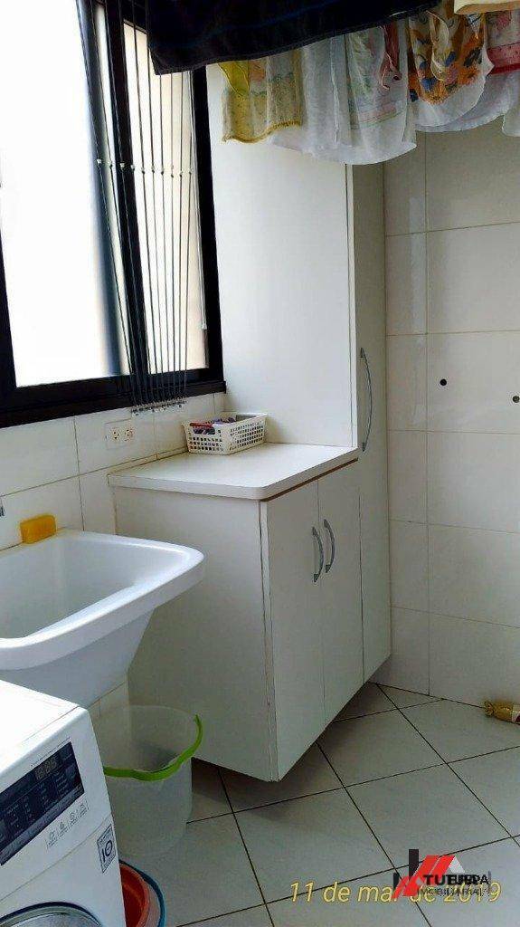 Apartamento à venda com 3 quartos, 95m² - Foto 2