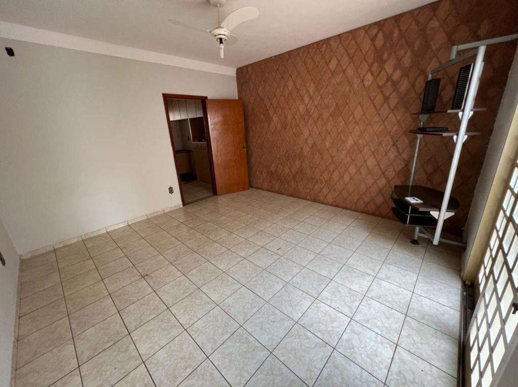 Casa à venda com 6 quartos, 256m² - Foto 43