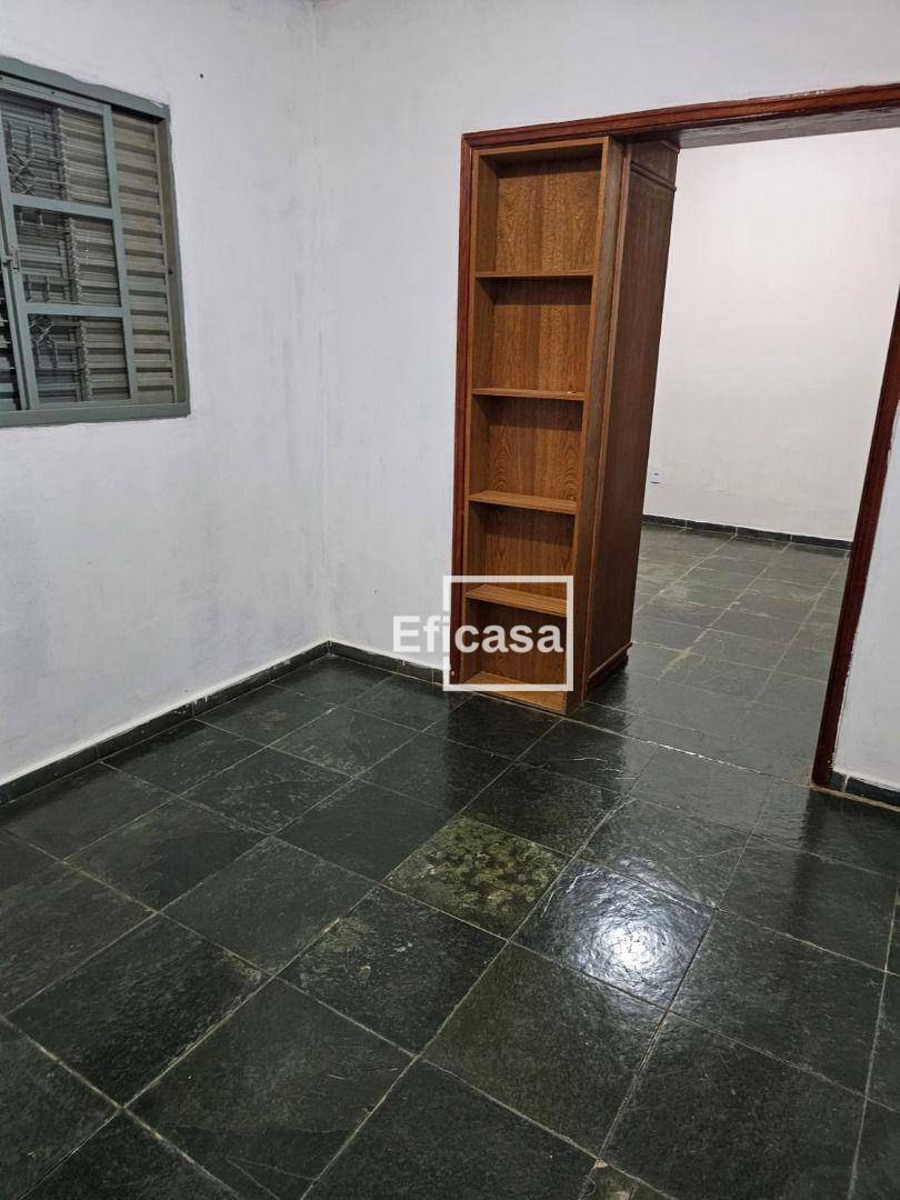 Casa à venda com 3 quartos, 288m² - Foto 26