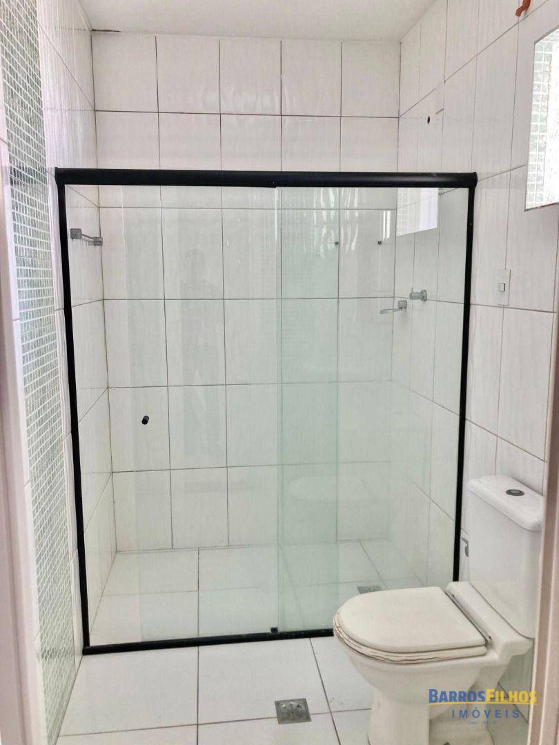 Casa para alugar com 4 quartos, 300m² - Foto 12
