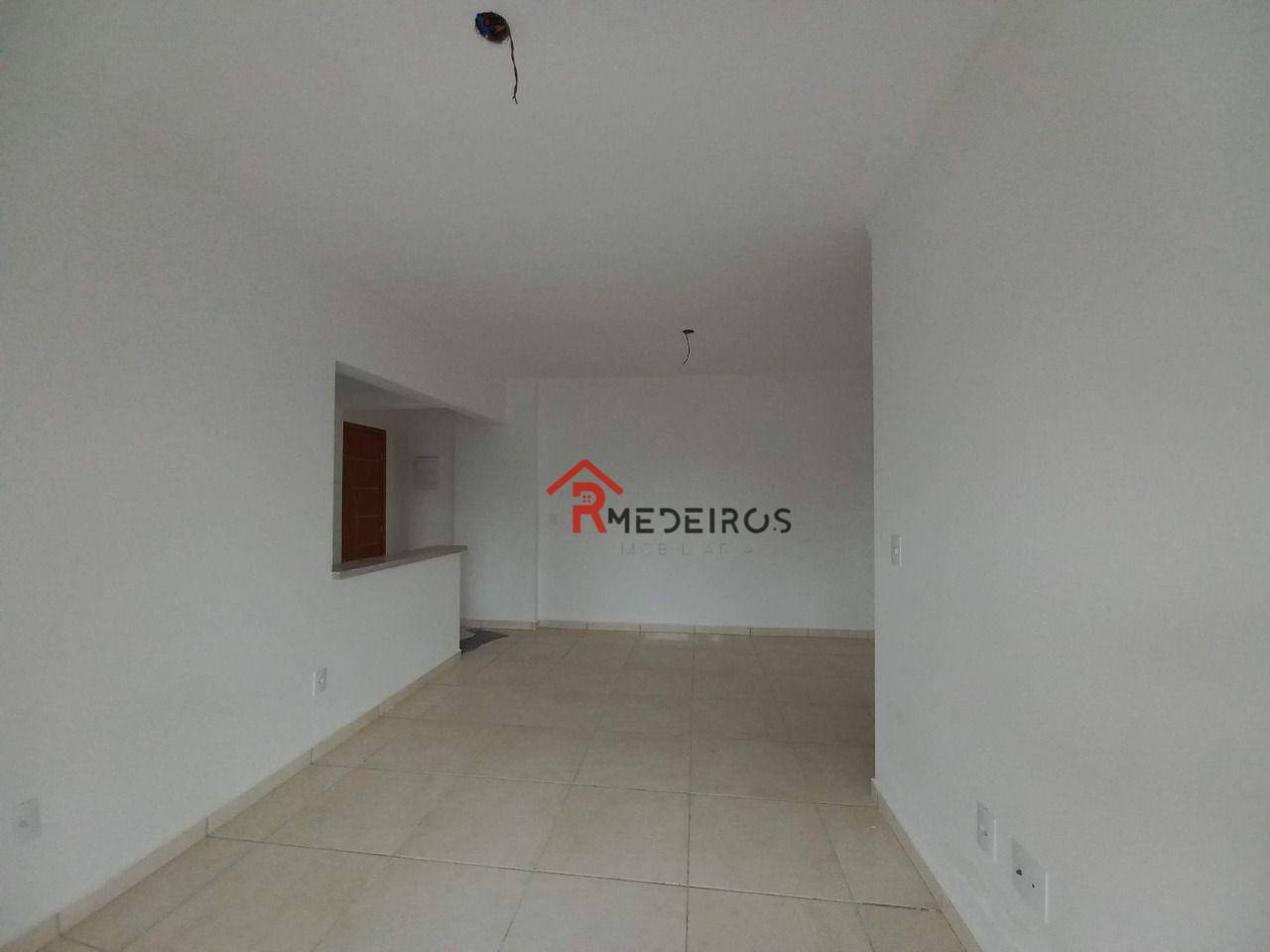 Apartamento à venda com 2 quartos, 68m² - Foto 2