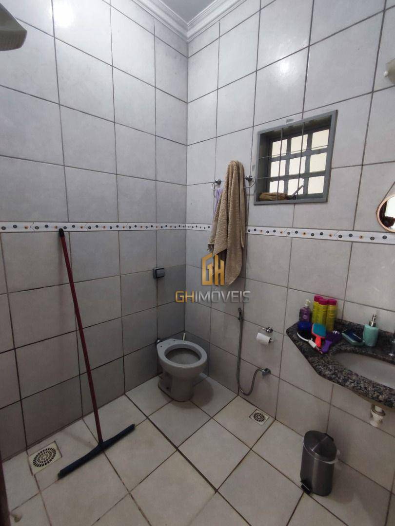 Casa à venda com 3 quartos, 220m² - Foto 11