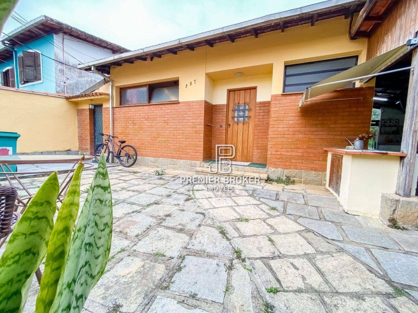 Casa à venda com 8 quartos, 390m² - Foto 2