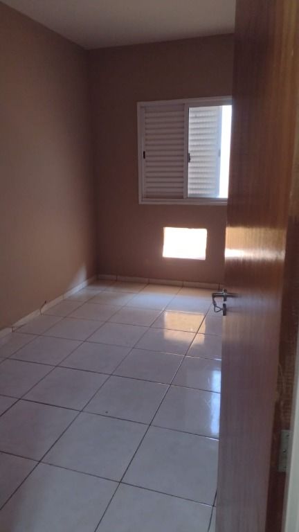 Apartamento para alugar com 2 quartos, 70m² - Foto 3