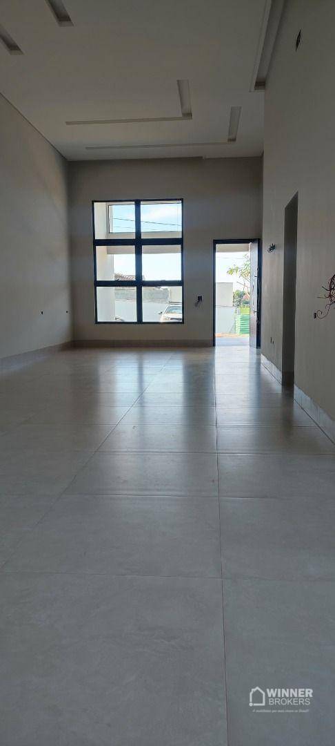 Casa à venda com 3 quartos, 220m² - Foto 4