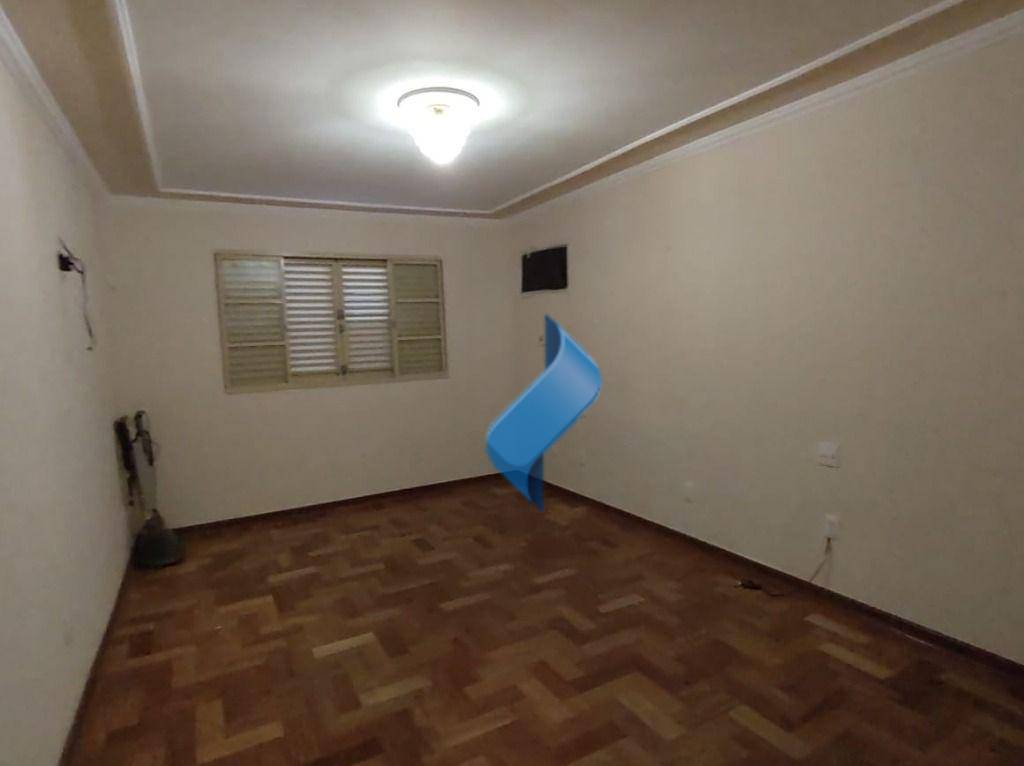 Casa à venda com 3 quartos, 250m² - Foto 14