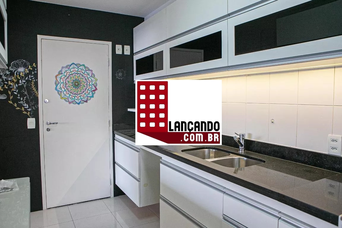 Apartamento à venda com 3 quartos, 123m² - Foto 2