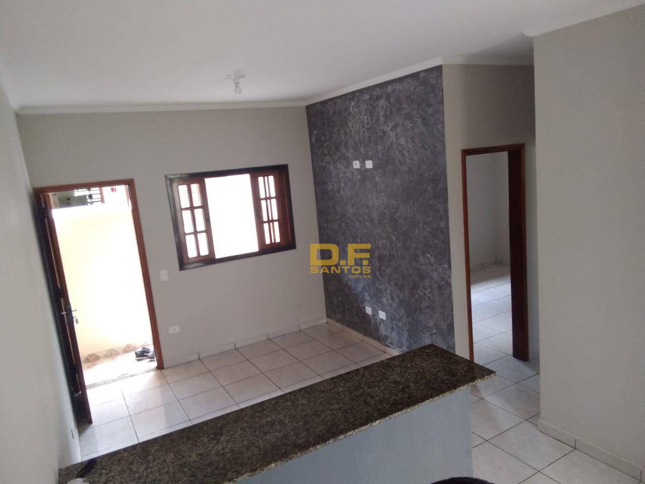 Casa à venda com 2 quartos, 47m² - Foto 1